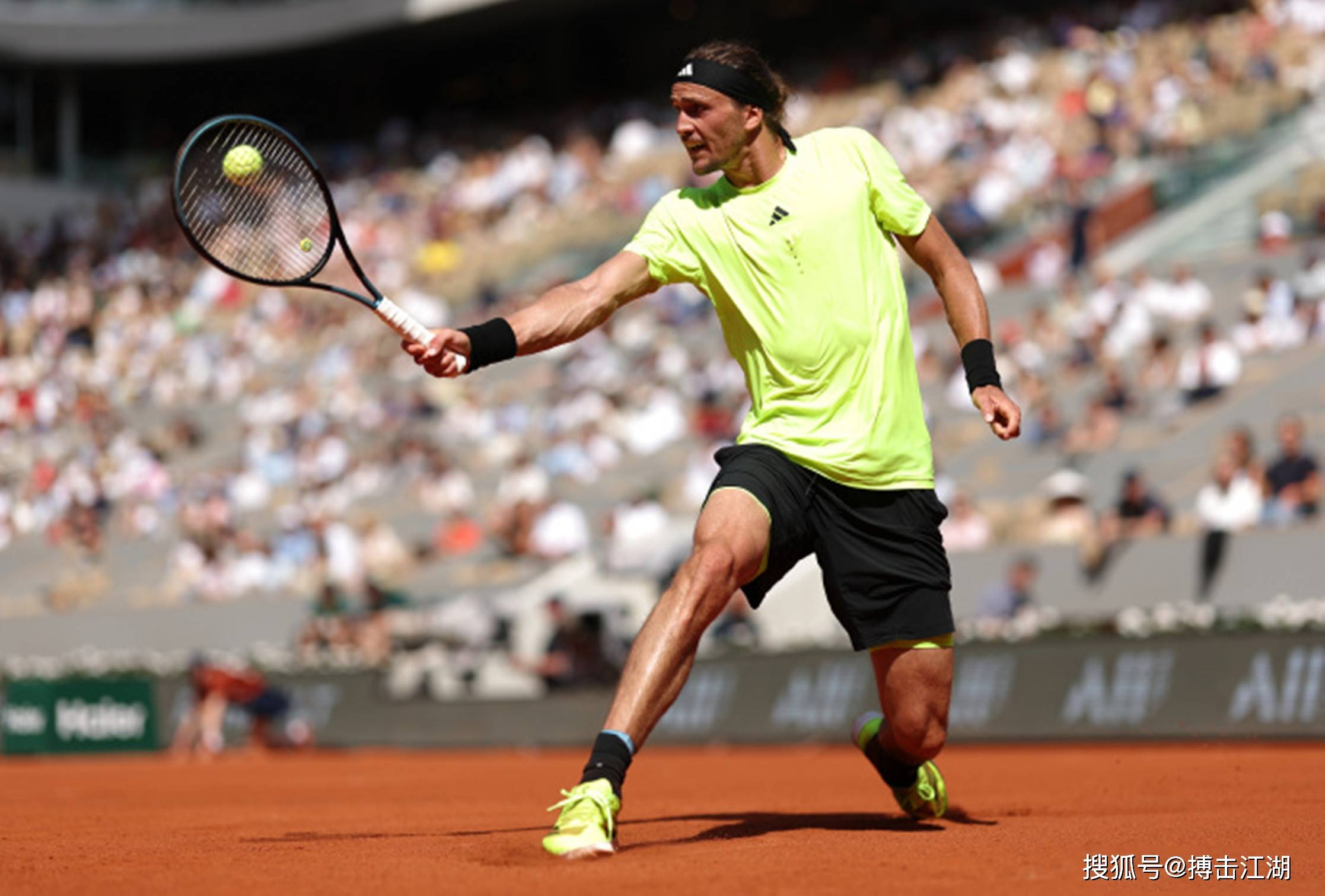 开云-德约科维奇连续十场比赛得分超过比赛局势复杂，TL不断突破！