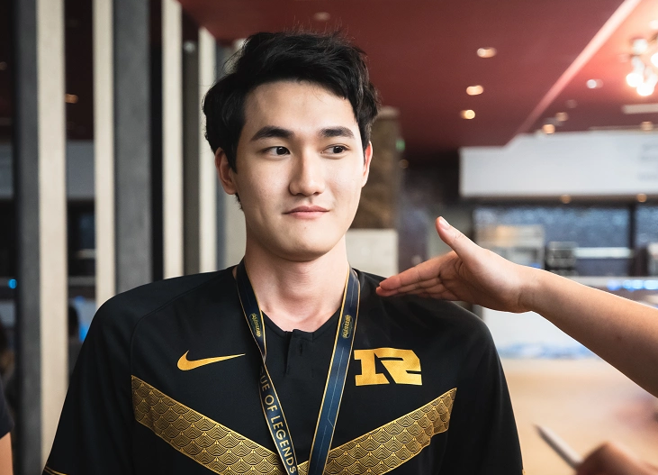 开云体育-关于Karsa在利物浦比赛中战术调整，突破纪录引发热议！的信息